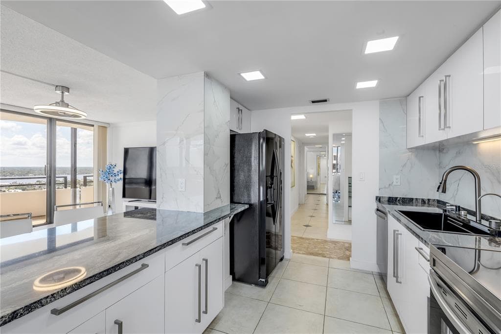 2900 N ATLANTIC AVENUE 2106 photo 8