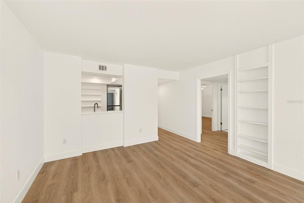 16308 GULF BOULEVARD 103 photo 10