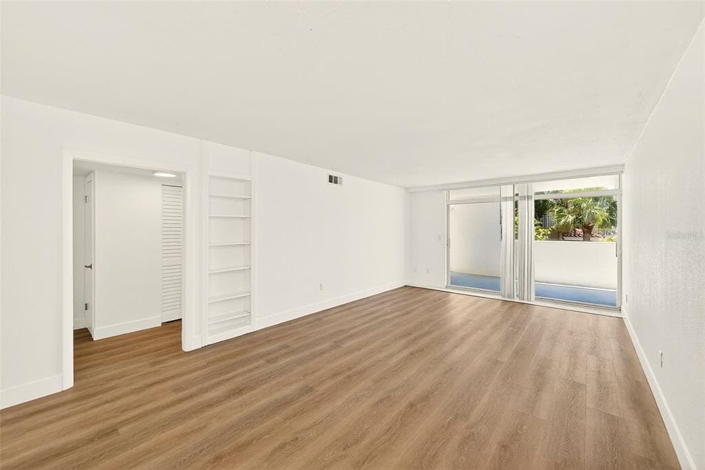 16308 GULF BOULEVARD 103 photo 11