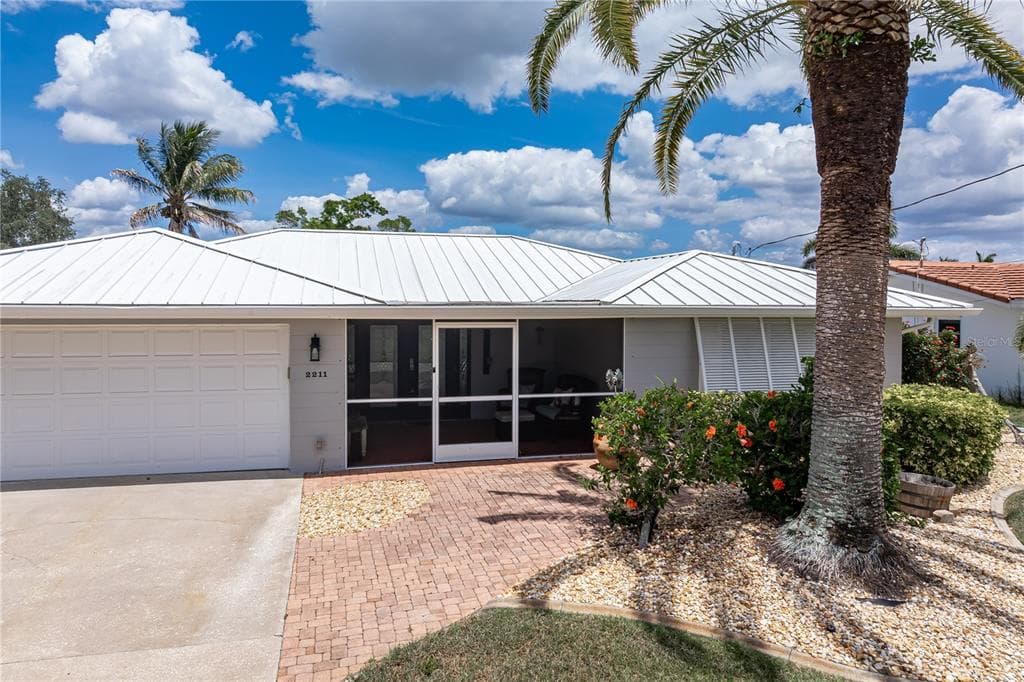 2211 PALM TREE DRIVE photo 16