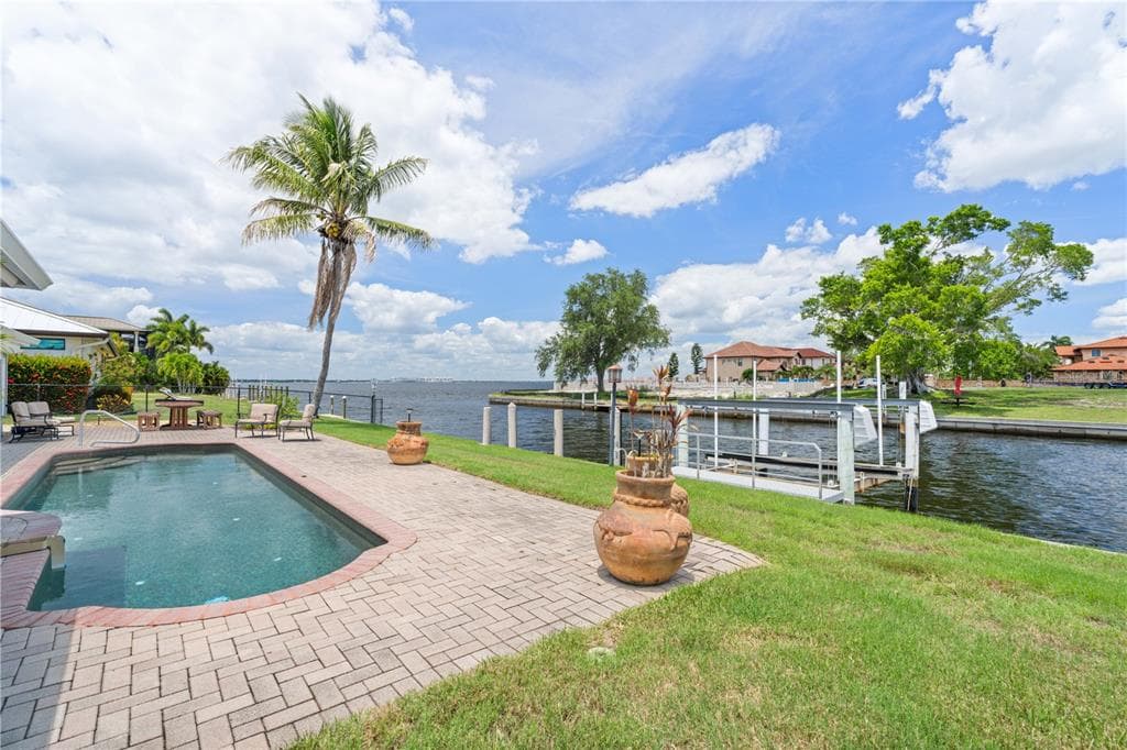 2211 PALM TREE DRIVE photo 4