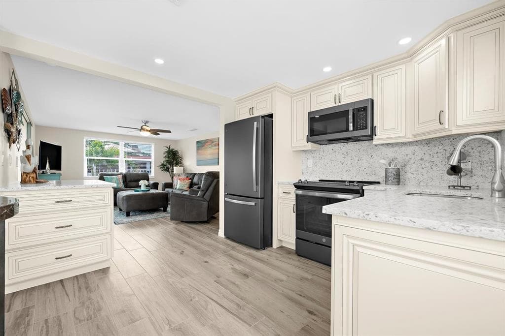 6154 MIDNIGHT PASS ROAD B1 photo 6
