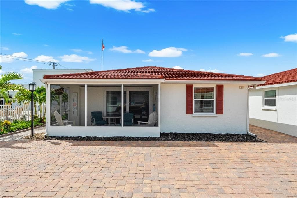 6154 MIDNIGHT PASS ROAD B1 photo 1