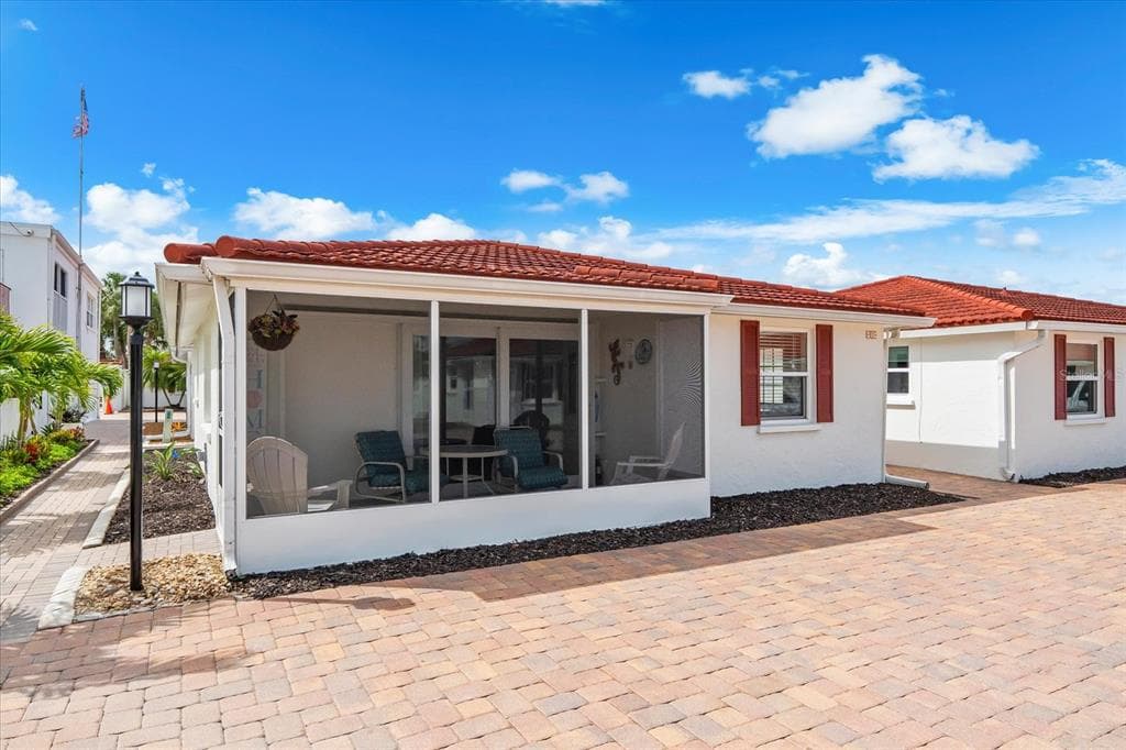 6154 MIDNIGHT PASS ROAD B1 photo 4