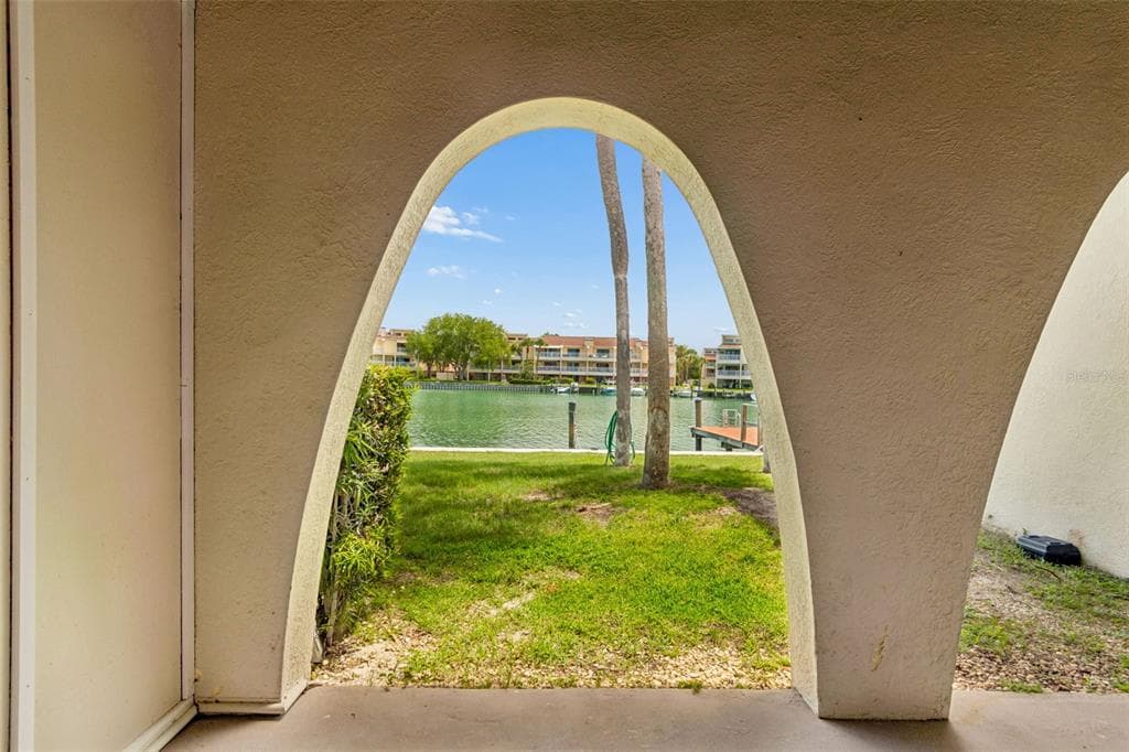 552 PLAZA SEVILLE COURT 97 photo 22