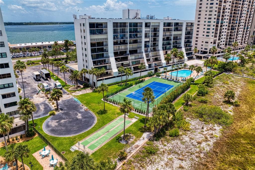 1250 GULF BOULEVARD 302 photo 4