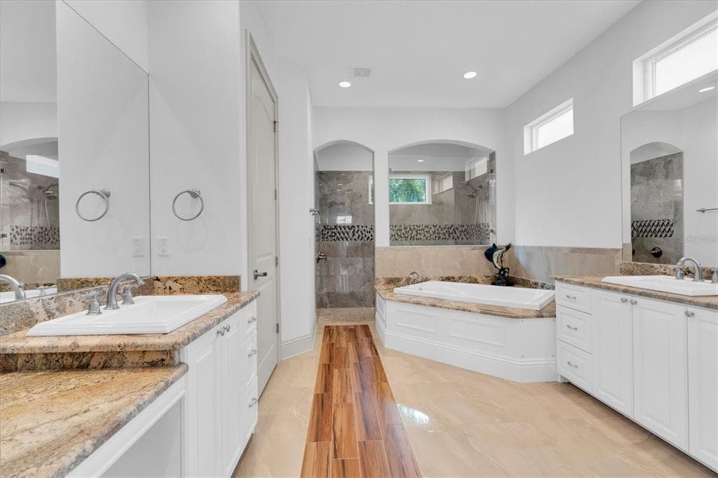 811 BIRDIE WAY photo 15