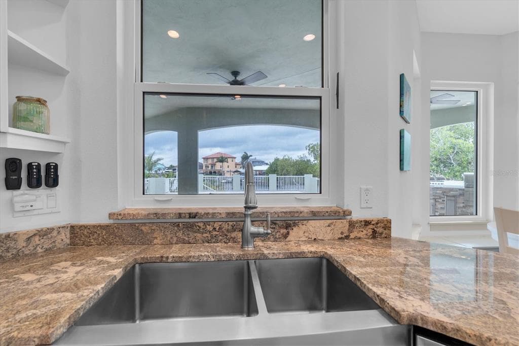 811 BIRDIE WAY photo 8
