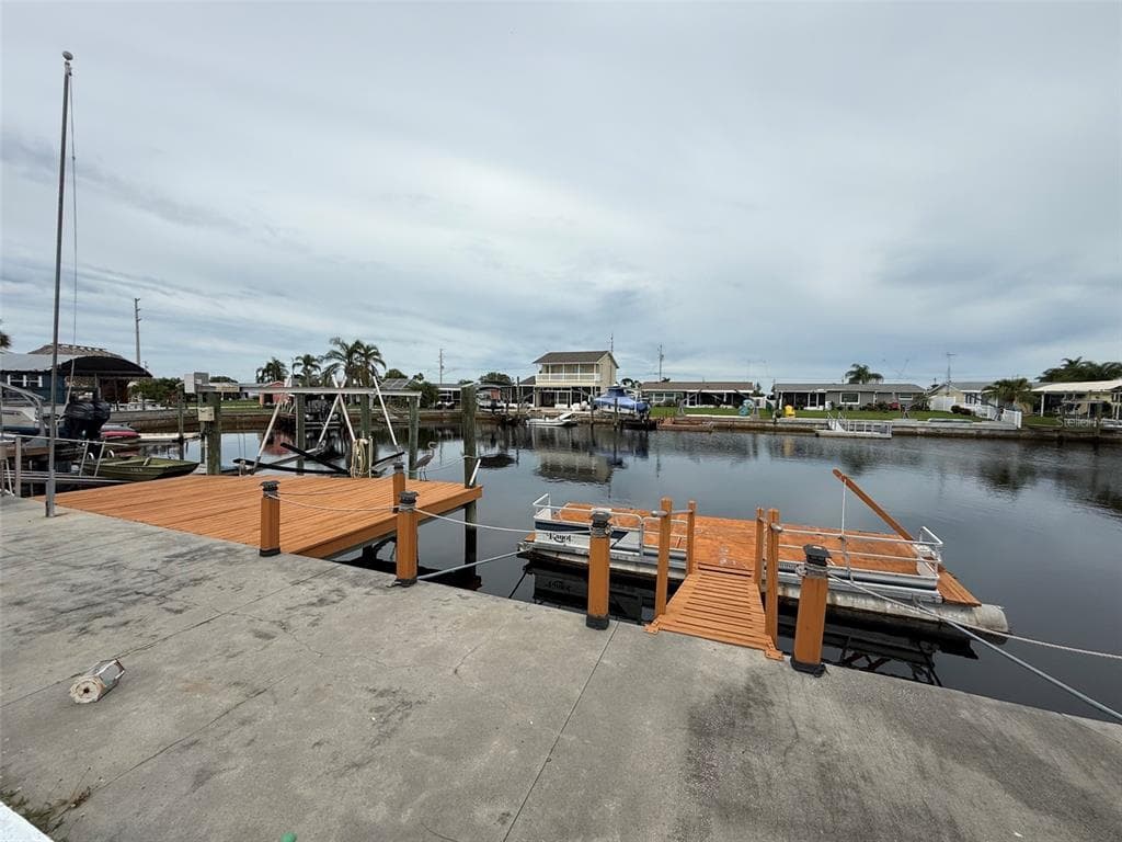 12739 3RD ISLE photo 2