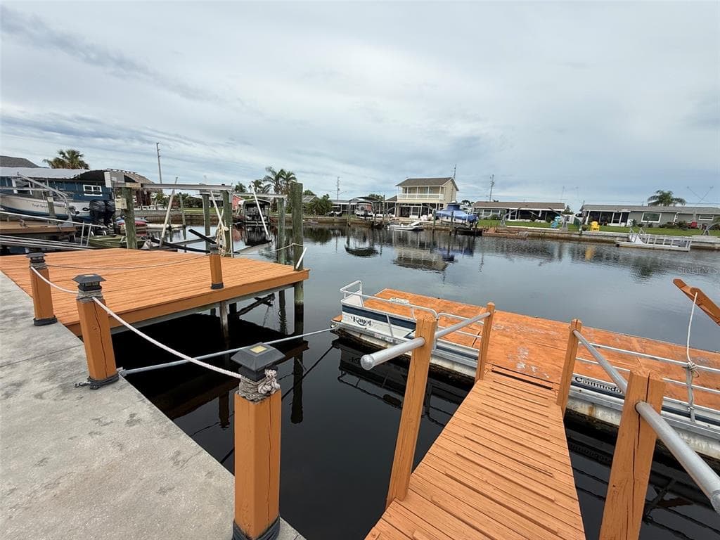12739 3RD ISLE photo 3