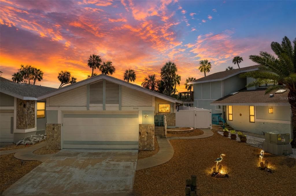 5250 S RIVERVIEW CIRCLE photo 3