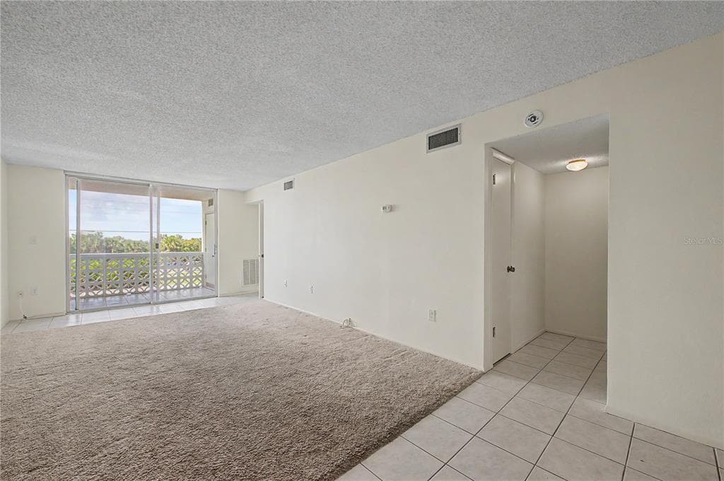 9 FORBES PLACE 205 photo 3
