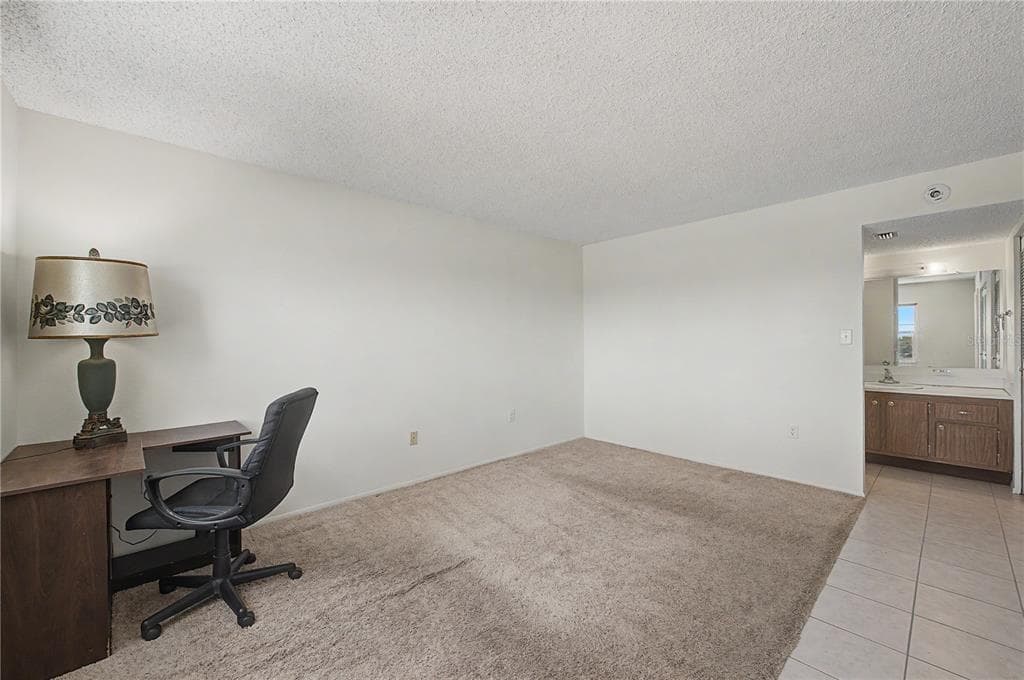 9 FORBES PLACE 205 photo 8