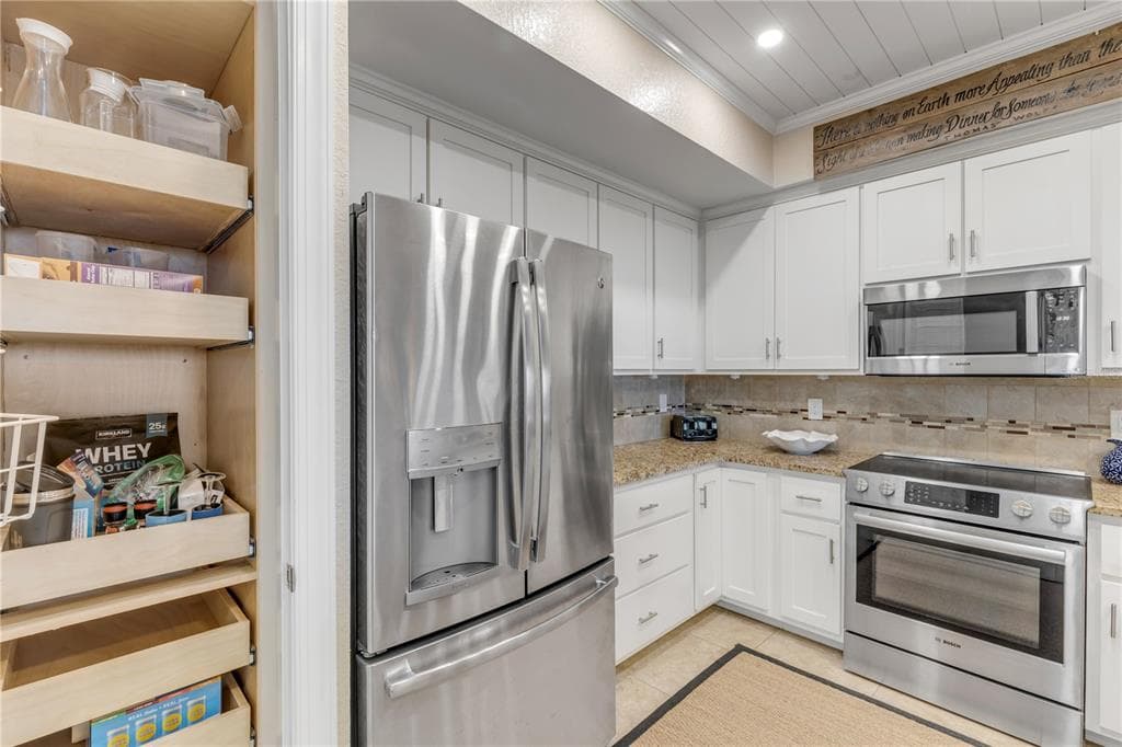 5 RIVERWALK DRIVE 204 photo 12