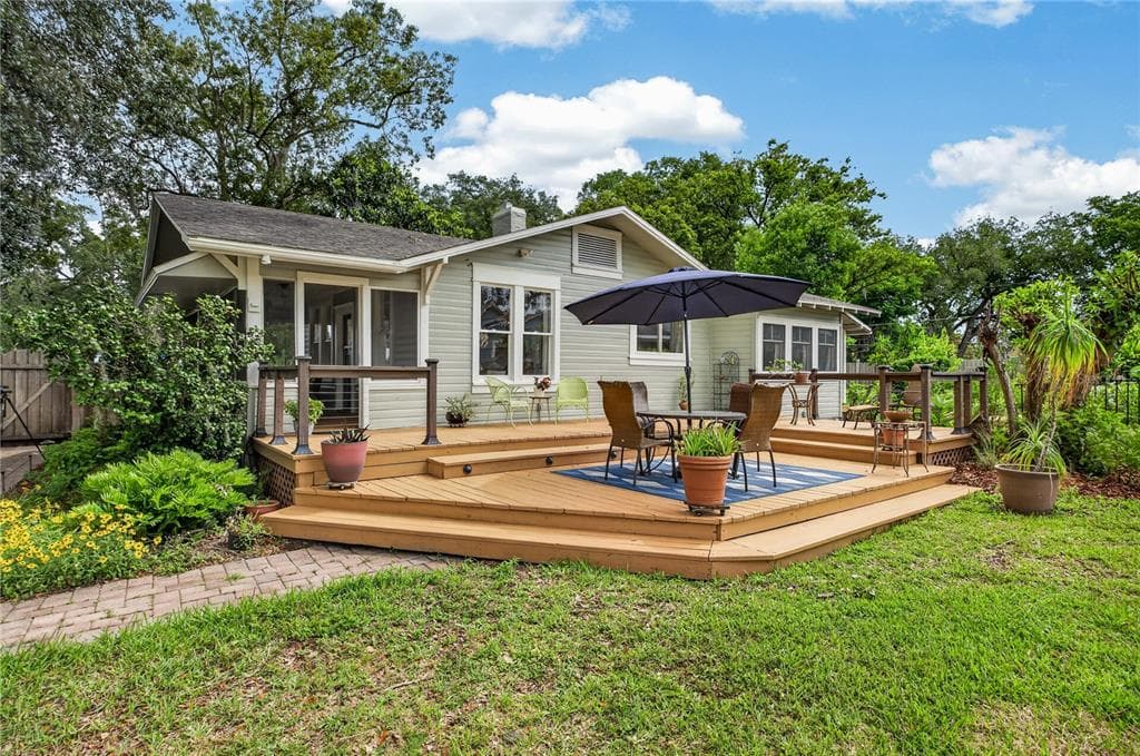1800 CARLTON DRIVE photo 2