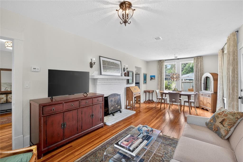 1800 CARLTON DRIVE photo 6