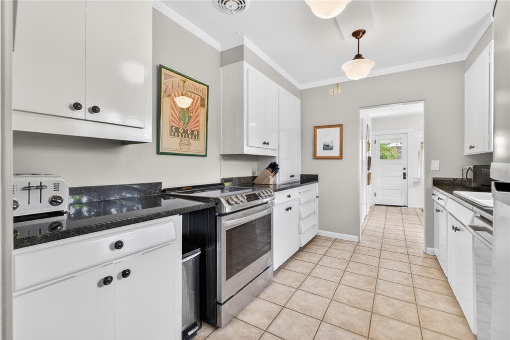 1800 CARLTON DRIVE photo 13