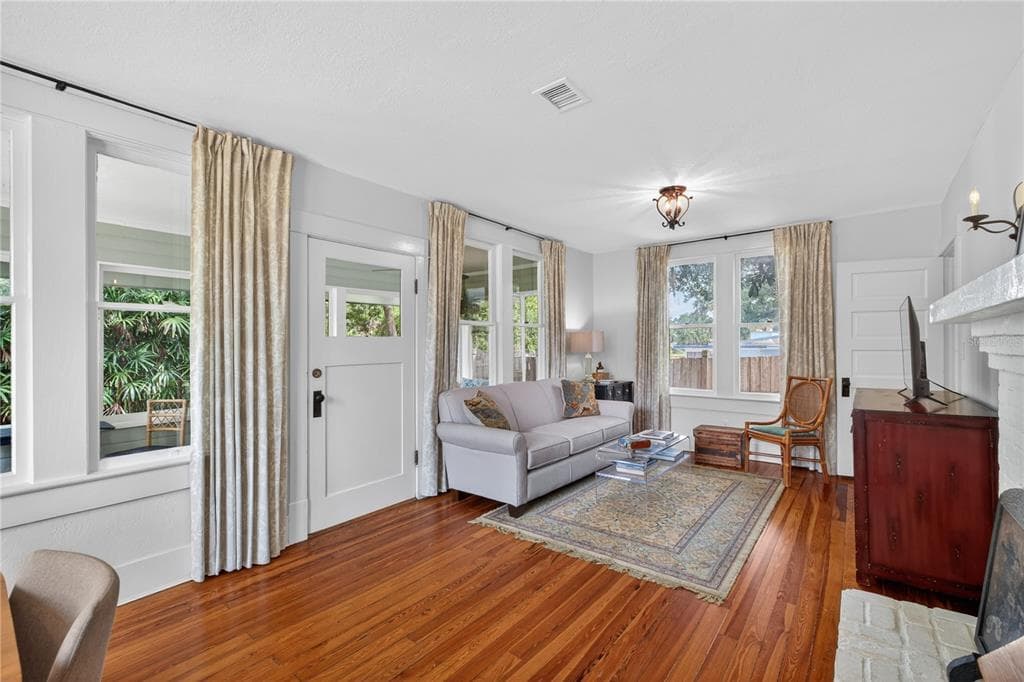1800 CARLTON DRIVE photo 7