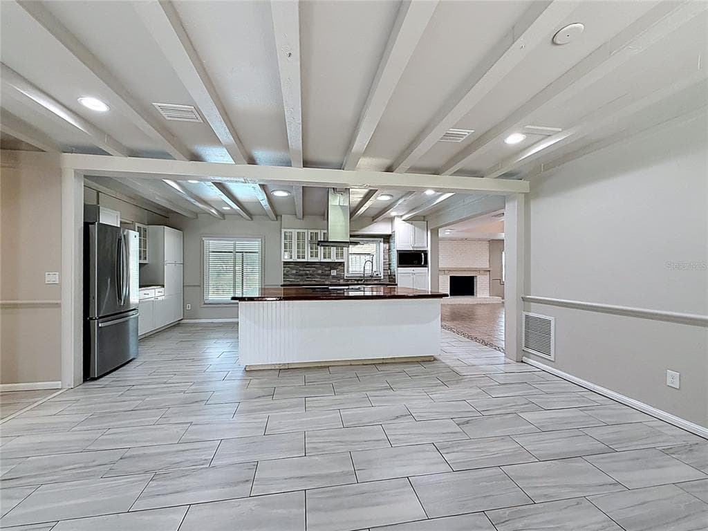 912 SHANGRI LA DRIVE photo 23