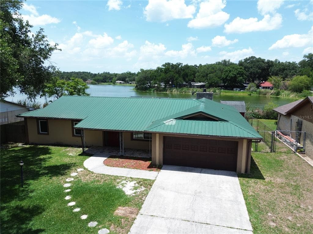 912 SHANGRI LA DRIVE photo 1