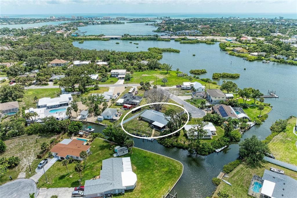 302 DONA DRIVE photo 3