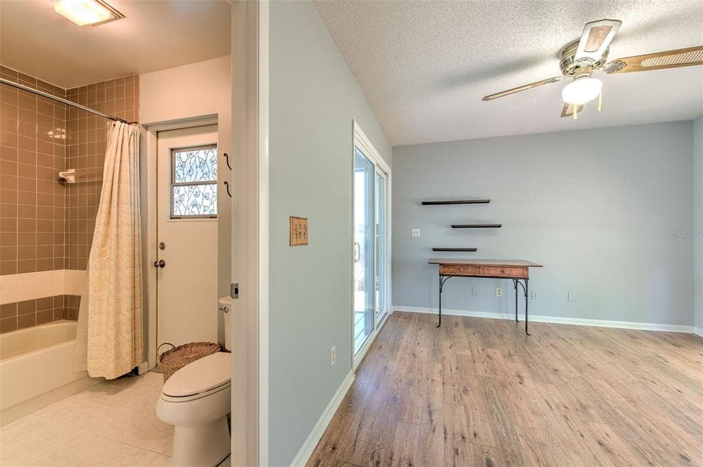 2459 SHOREWOOD LANE photo 23