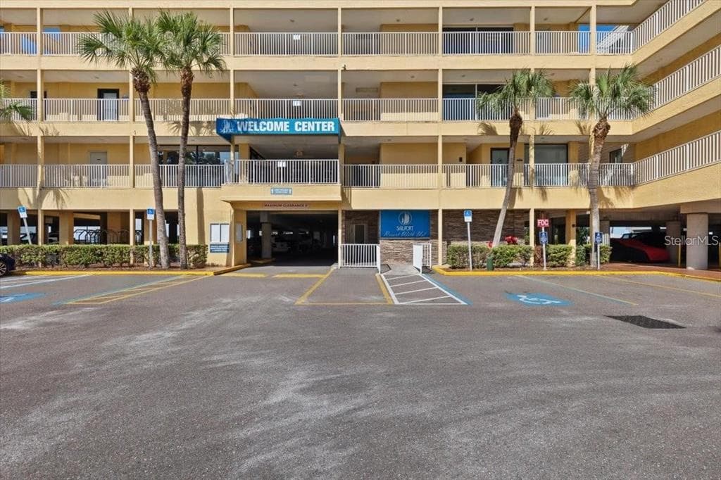 2506 N ROCKY POINT DRIVE 335 photo 17