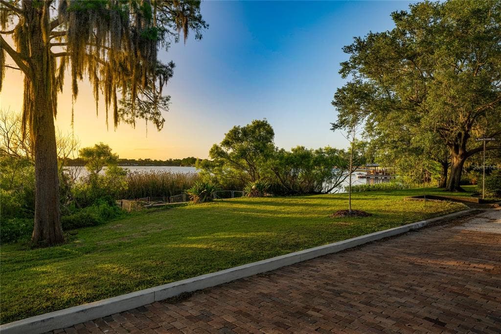 230 KILLARNEY DRIVE photo 15