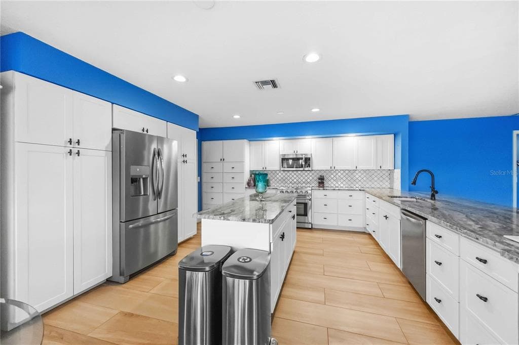 340 PORTOFINO DRIVE photo 16