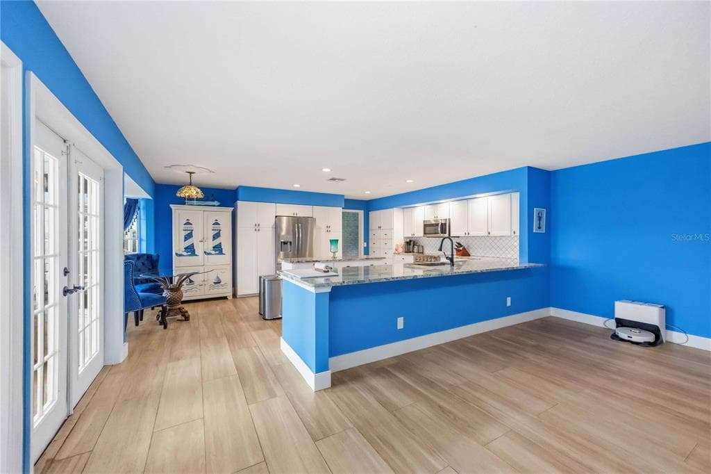 340 PORTOFINO DRIVE photo 15