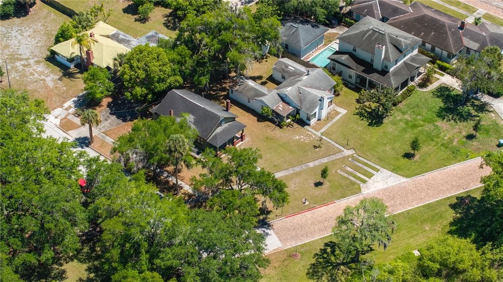 240 KILLARNEY DRIVE photo 7