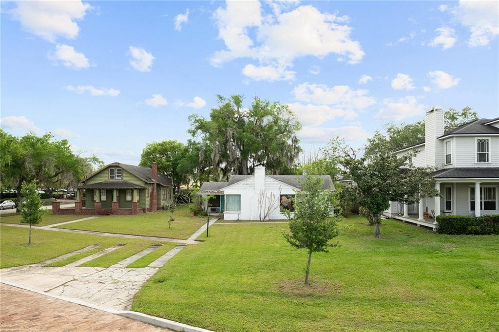 240 KILLARNEY DRIVE photo 3
