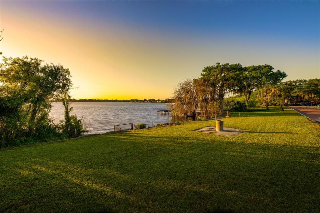 240 KILLARNEY DRIVE photo 9