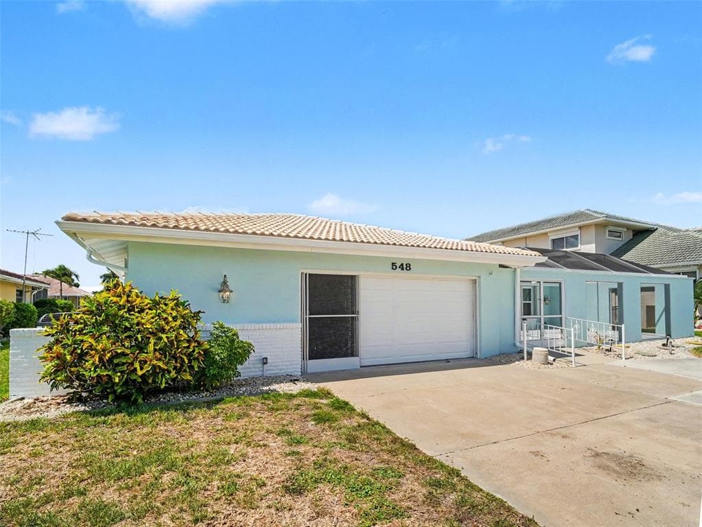 548 BELVEDERE COURT photo 16