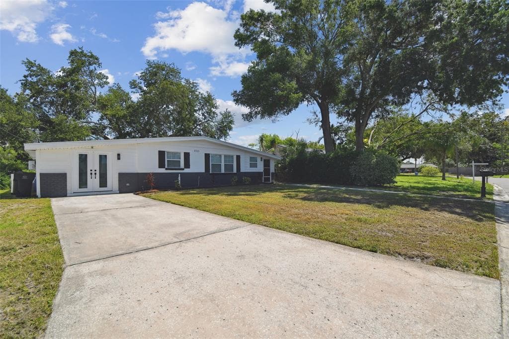 8703 DRIFTWOOD DRIVE photo 10