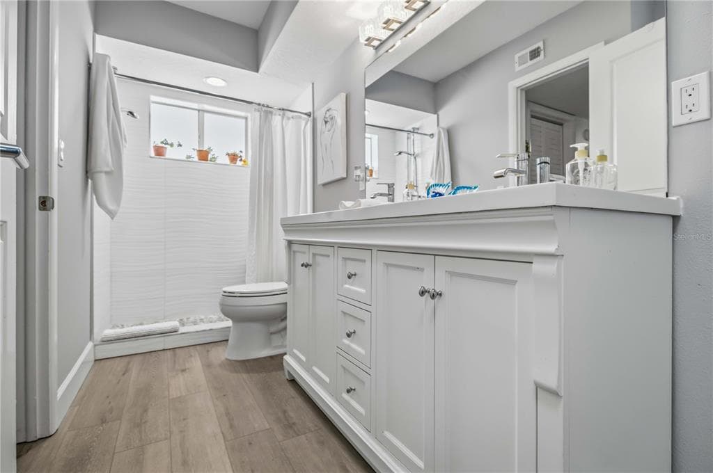 3804 GULF OF MEXICO DRIVE B204 photo 16