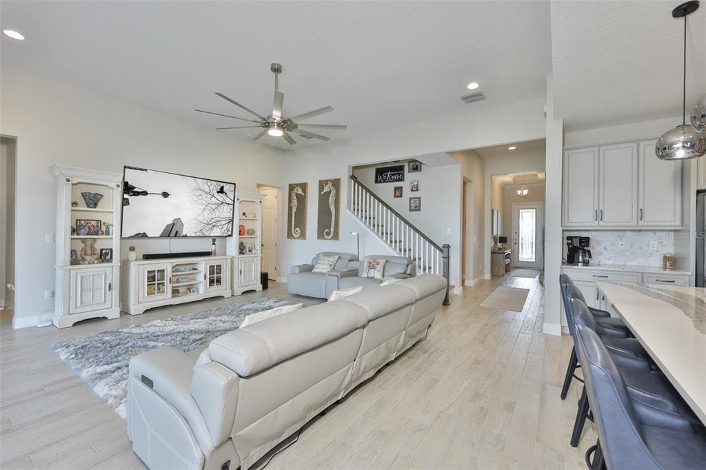 5379 EVERLONG DRIVE photo 3