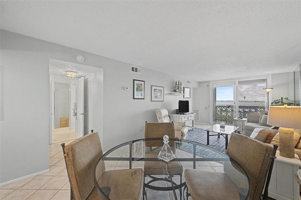7 ELGIN PLACE 508 photo 5
