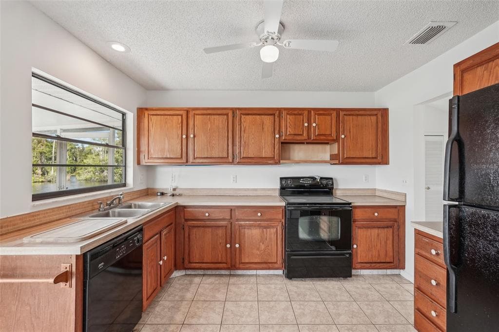 1613 COMFY COURT photo 15