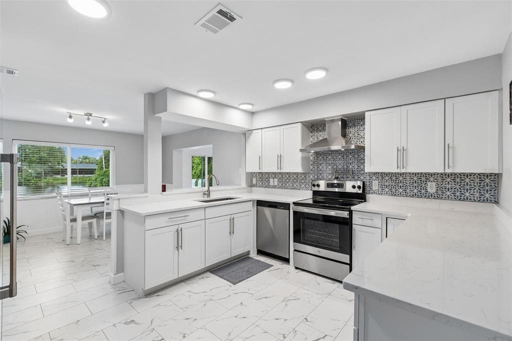 8120 BROWN PELICAN AVENUE photo 4