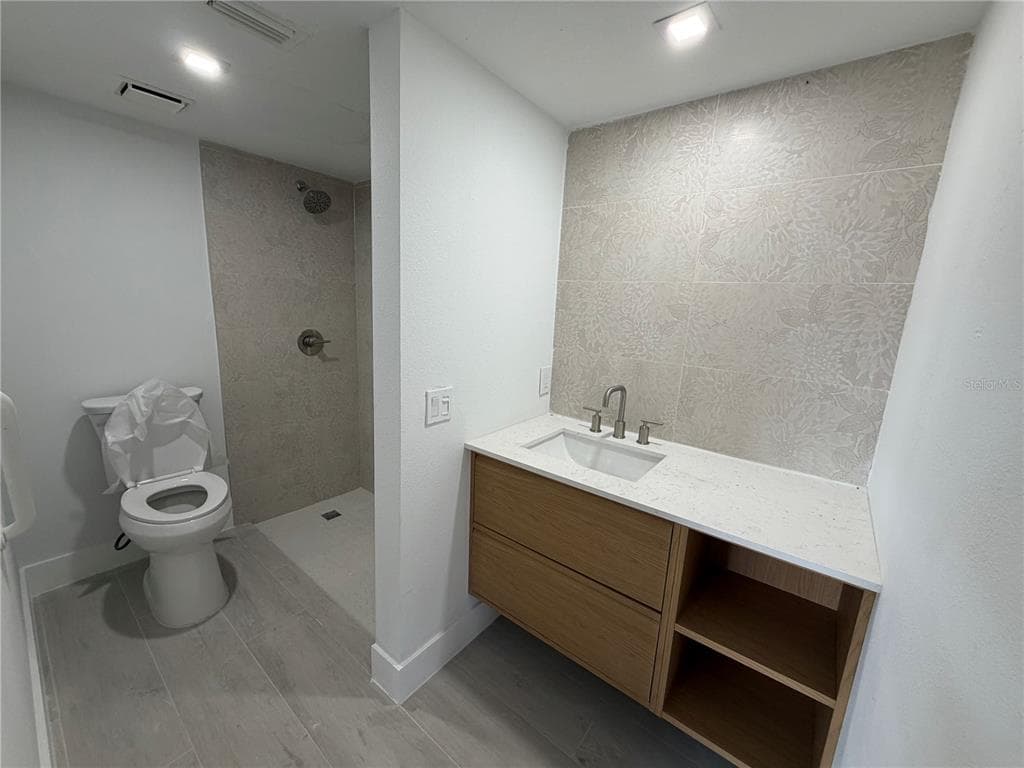 7400 SUNSHINE SKYWAY LANE S 105 photo 11