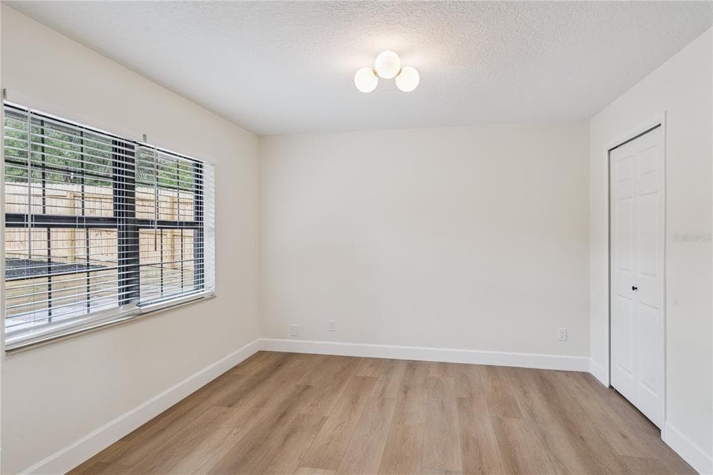 1500 WEST AVENUE photo 21