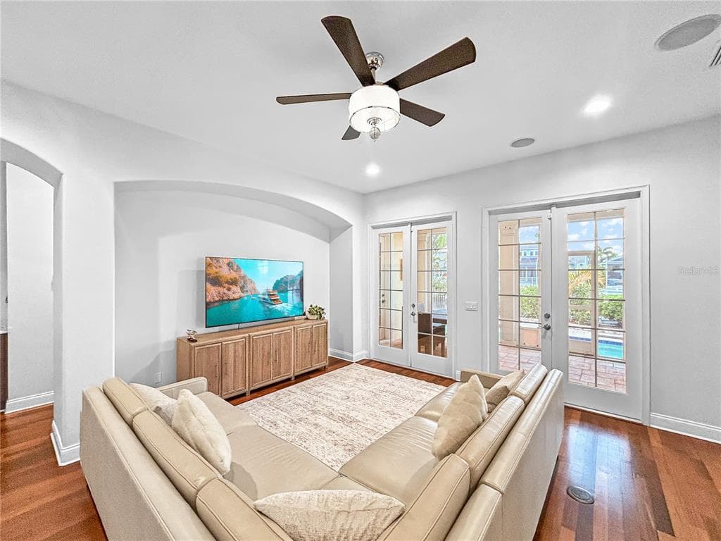432 ISLEBAY DRIVE photo 13