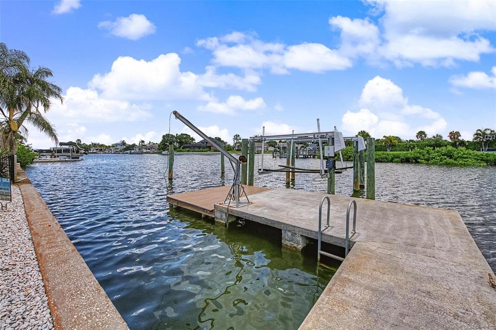 7011 PELICAN ISLAND DRIVE photo 10