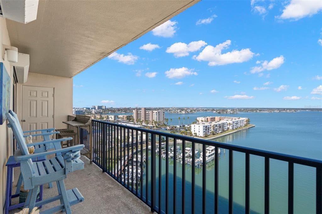 7300 SUN ISLAND DRIVE S 1103 photo 24