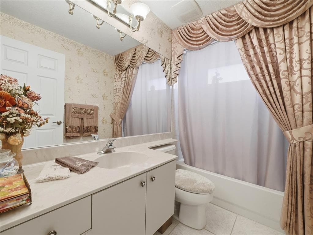 118 W JULIANA WAY photo 23