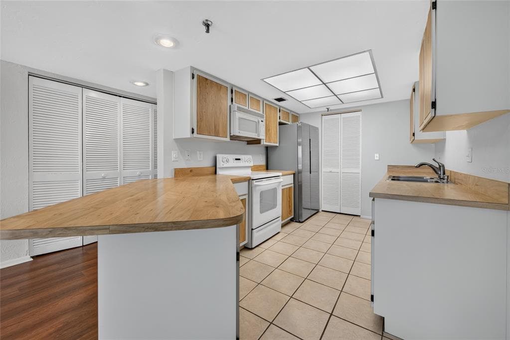 3001 S ATLANTIC AVENUE 433 photo 18