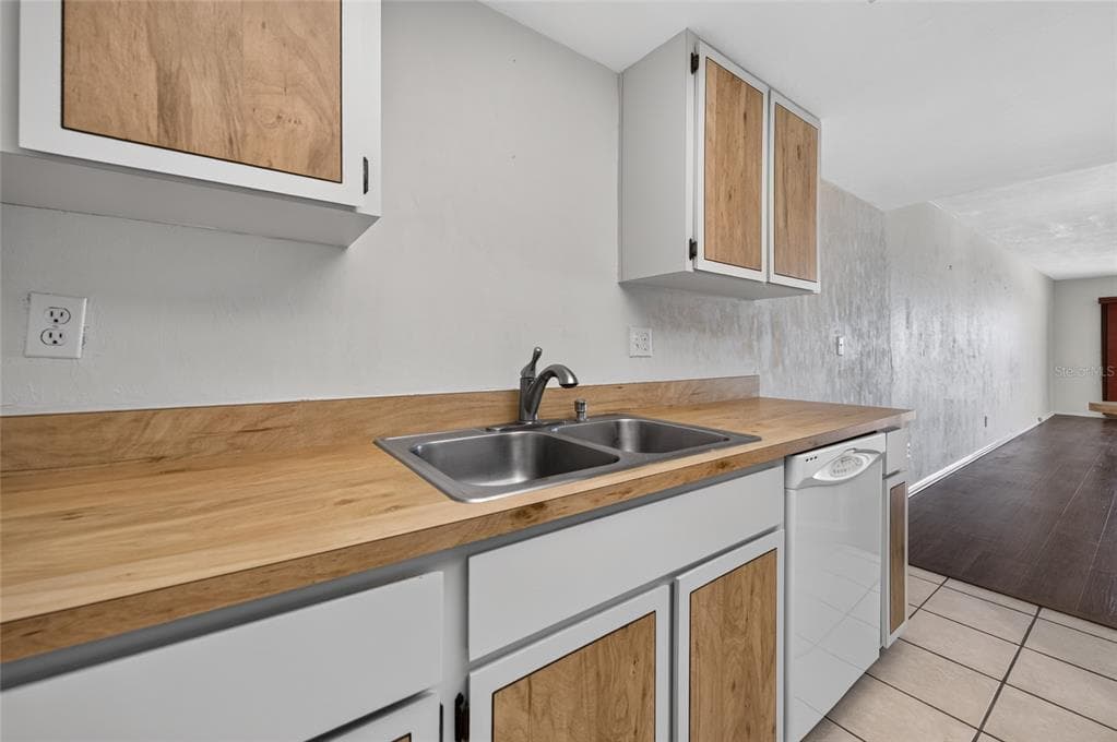 3001 S ATLANTIC AVENUE 433 photo 19