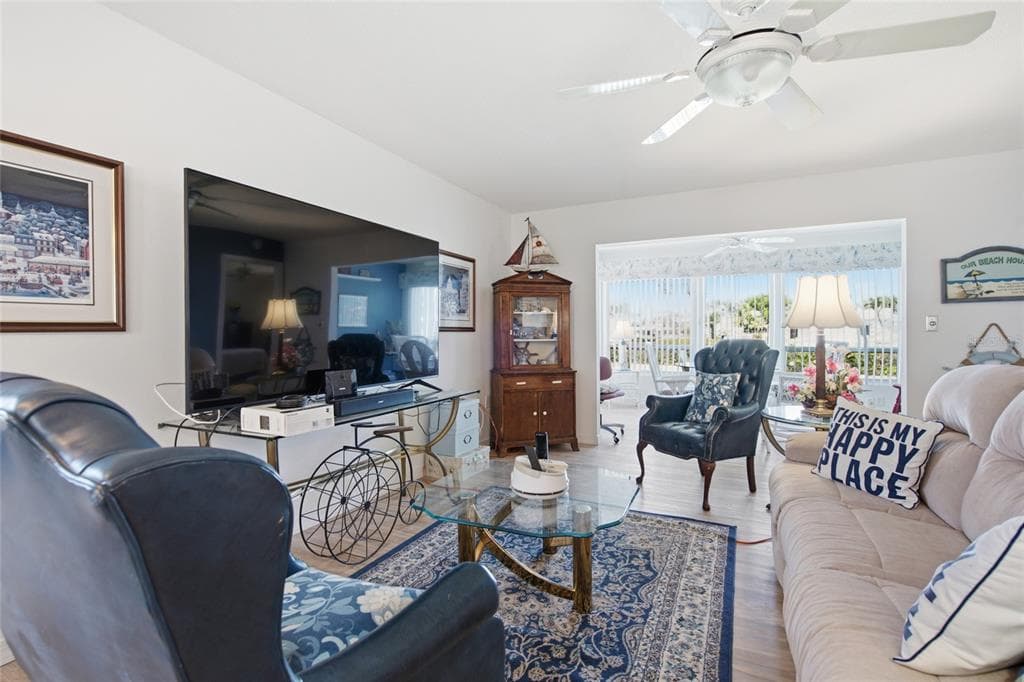 402 KETCH WAY 402 photo 11