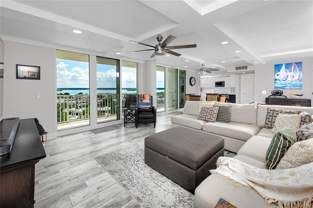 736 ISLAND WAY 1001 photo 14